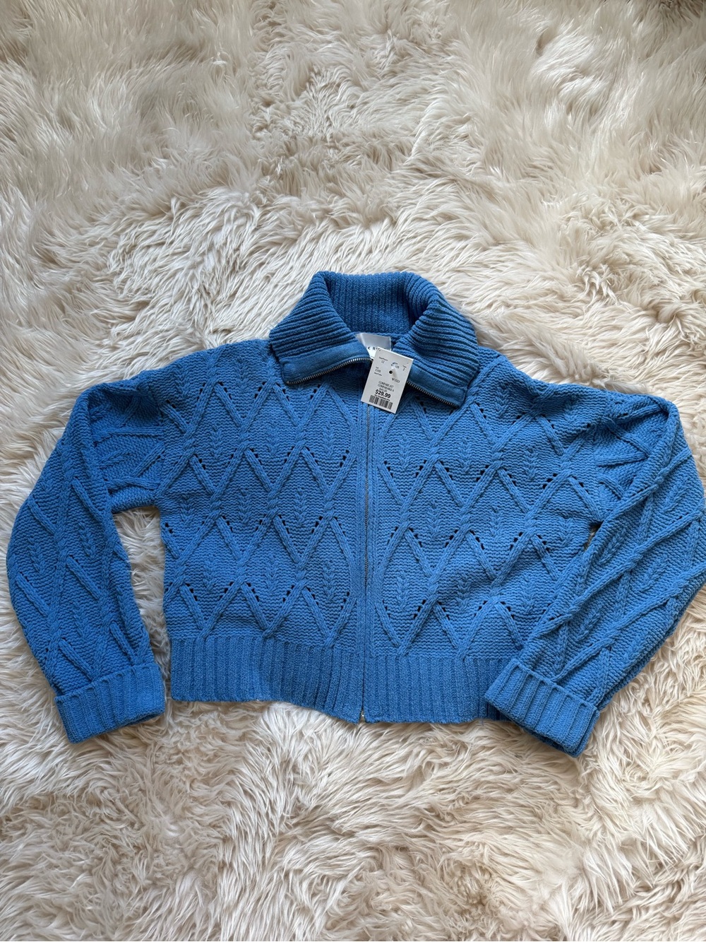 Women’s sweaters - Picture 2 of 3
